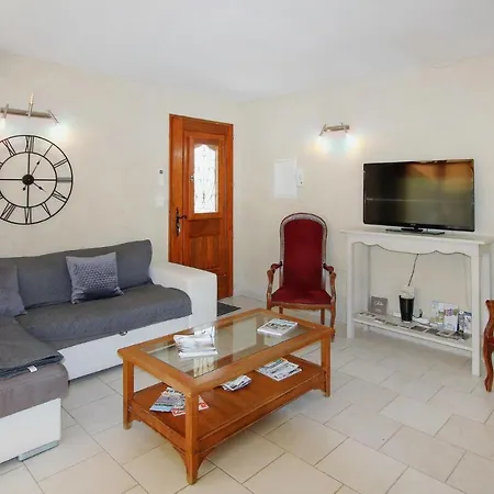 2 Bedroom Gorgeous In Les Vignes Rousset-les-Vignes