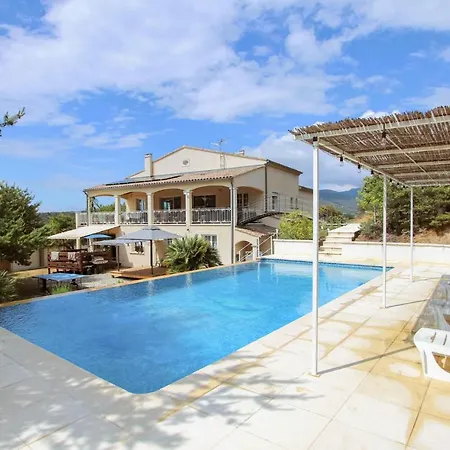 2 Bedroom Gorgeous In Les Vignes *